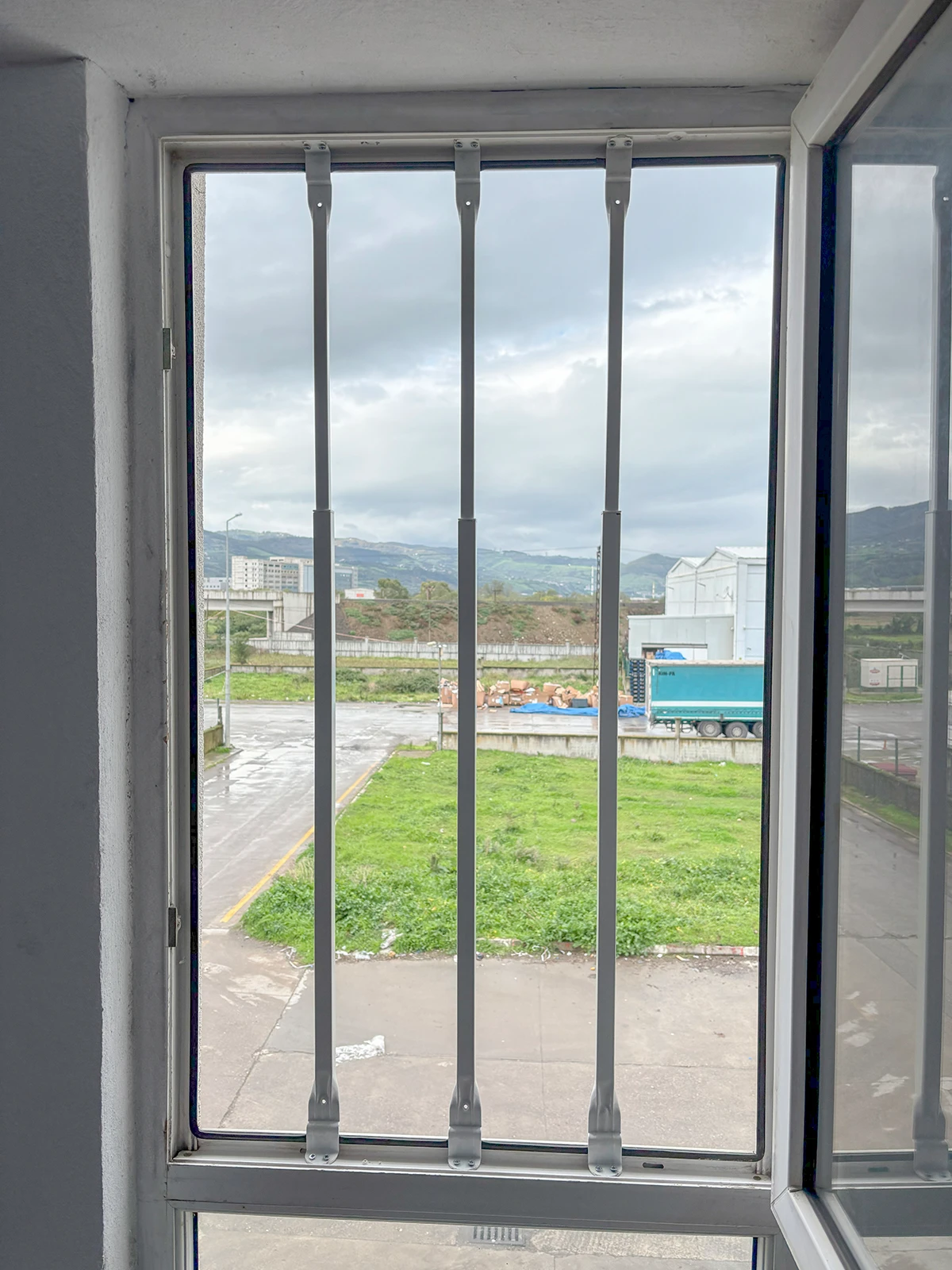 Pencere Güvenlik Bariyeri